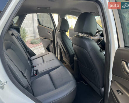 Білий Хендай Kona, об'ємом двигуна 0 л та пробігом 112 тис. км за 16499 $, фото 17 на Automoto.ua