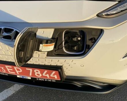 Білий Хендай Kona, об'ємом двигуна 0 л та пробігом 113 тис. км за 18300 $, фото 8 на Automoto.ua