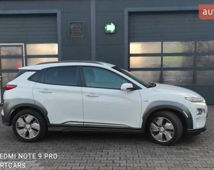 Белый Хендай Kona, объемом двигателя 0 л и пробегом 97 тыс. км за 17999 $, фото 5 на Automoto.ua