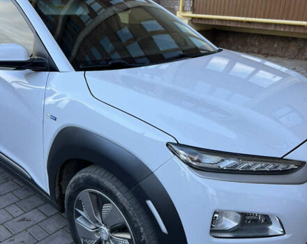 Белый Хендай Kona, объемом двигателя 0 л и пробегом 97 тыс. км за 16800 $, фото 24 на Automoto.ua