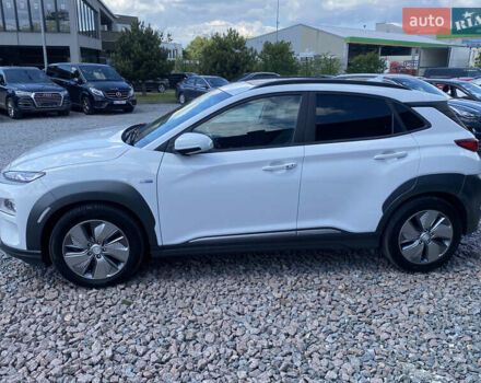 Белый Хендай Kona, объемом двигателя 0 л и пробегом 112 тыс. км за 17900 $, фото 5 на Automoto.ua