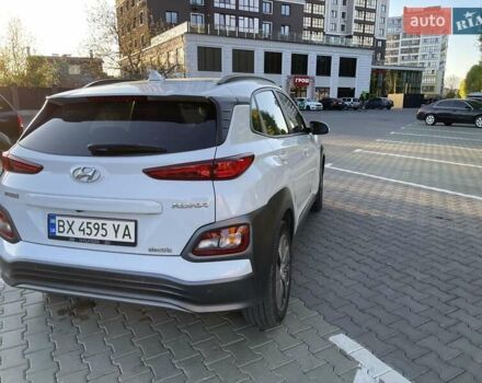 Белый Хендай Kona, объемом двигателя 0 л и пробегом 78 тыс. км за 16700 $, фото 4 на Automoto.ua