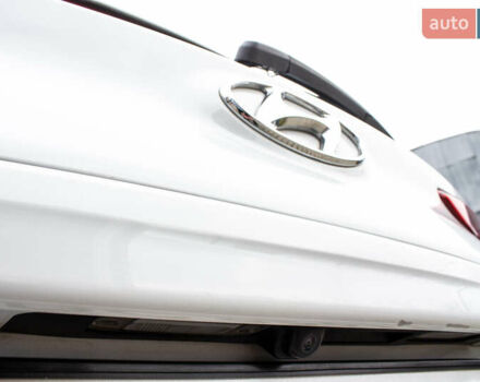 Белый Хендай Kona, объемом двигателя 2 л и пробегом 98 тыс. км за 15200 $, фото 18 на Automoto.ua