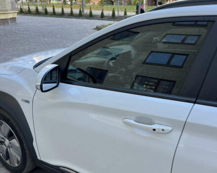 Белый Хендай Kona, объемом двигателя 0 л и пробегом 97 тыс. км за 16800 $, фото 28 на Automoto.ua