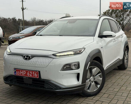 Белый Хендай Kona, объемом двигателя 0 л и пробегом 105 тыс. км за 16800 $, фото 7 на Automoto.ua