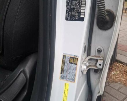 Белый Хендай Kona, объемом двигателя 2 л и пробегом 93 тыс. км за 16250 $, фото 3 на Automoto.ua