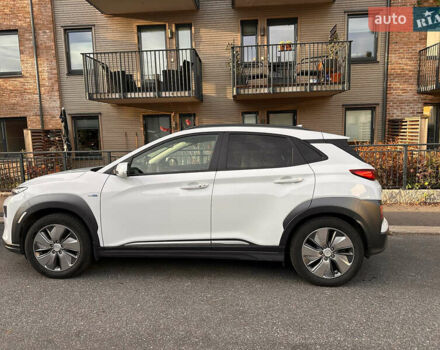 Білий Хендай Kona, об'ємом двигуна 0 л та пробігом 93 тис. км за 15500 $, фото 5 на Automoto.ua