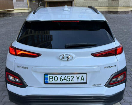 Белый Хендай Kona, объемом двигателя 0 л и пробегом 97 тыс. км за 16800 $, фото 26 на Automoto.ua