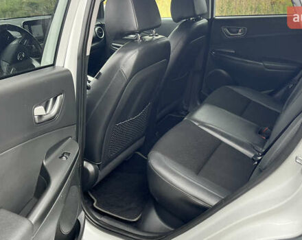 Белый Хендай Kona, объемом двигателя 0 л и пробегом 150 тыс. км за 16500 $, фото 10 на Automoto.ua