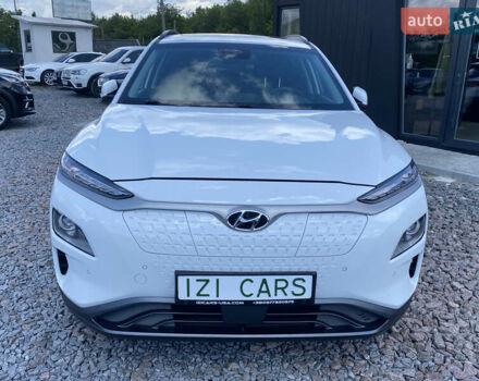 Белый Хендай Kona, объемом двигателя 0 л и пробегом 112 тыс. км за 17900 $, фото 1 на Automoto.ua