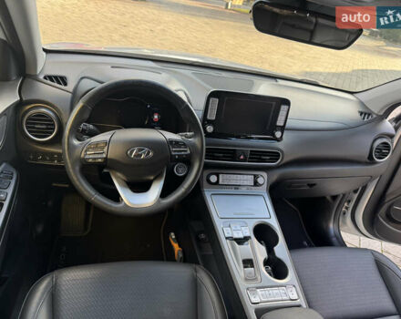 Білий Хендай Kona, об'ємом двигуна 0 л та пробігом 112 тис. км за 16499 $, фото 28 на Automoto.ua