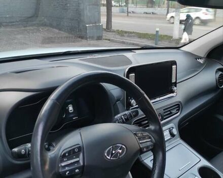 Белый Хендай Kona, объемом двигателя 0 л и пробегом 97 тыс. км за 17999 $, фото 23 на Automoto.ua