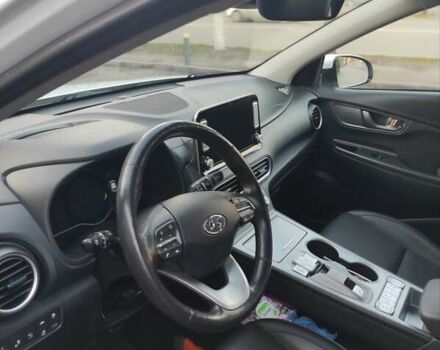 Белый Хендай Kona, объемом двигателя 0 л и пробегом 97 тыс. км за 17999 $, фото 19 на Automoto.ua