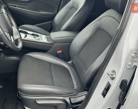 Белый Хендай Kona, объемом двигателя 0 л и пробегом 150 тыс. км за 16500 $, фото 9 на Automoto.ua