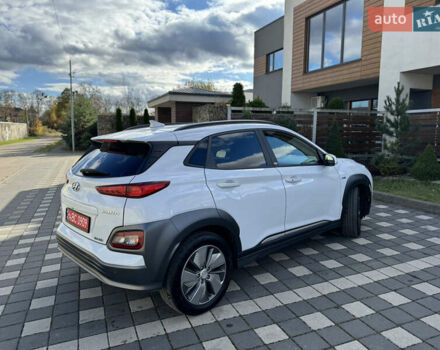Белый Хендай Kona, объемом двигателя 0 л и пробегом 108 тыс. км за 16700 $, фото 10 на Automoto.ua