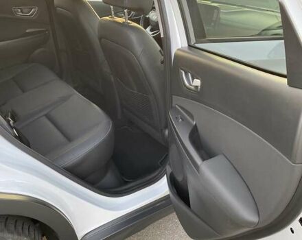 Білий Хендай Kona, об'ємом двигуна 0 л та пробігом 113 тис. км за 18300 $, фото 27 на Automoto.ua