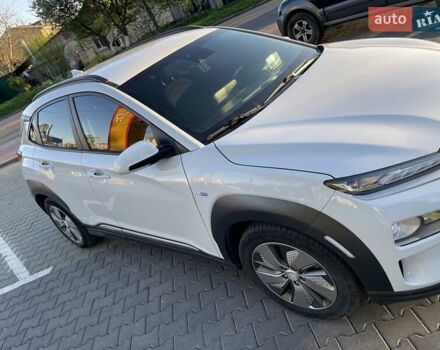Белый Хендай Kona, объемом двигателя 0 л и пробегом 78 тыс. км за 16700 $, фото 5 на Automoto.ua