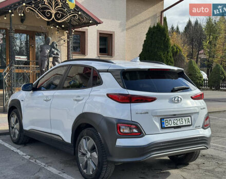 Белый Хендай Kona, объемом двигателя 0 л и пробегом 67 тыс. км за 16350 $, фото 22 на Automoto.ua