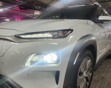 Белый Хендай Kona, объемом двигателя 0 л и пробегом 109 тыс. км за 17900 $, фото 5 на Automoto.ua