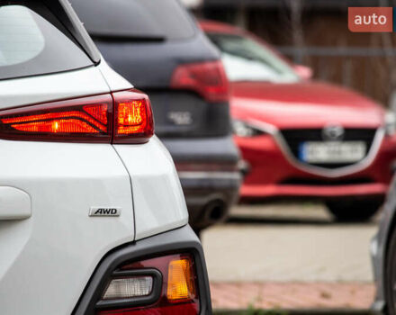 Белый Хендай Kona, объемом двигателя 2 л и пробегом 98 тыс. км за 15200 $, фото 13 на Automoto.ua