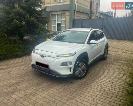 Белый Хендай Kona, объемом двигателя 0 л и пробегом 108 тыс. км за 17950 $, фото 1 на Automoto.ua