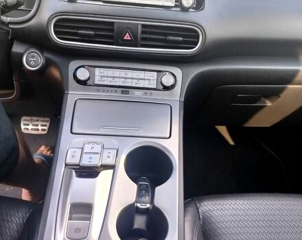 Белый Хендай Kona, объемом двигателя 0 л и пробегом 108 тыс. км за 15900 $, фото 4 на Automoto.ua