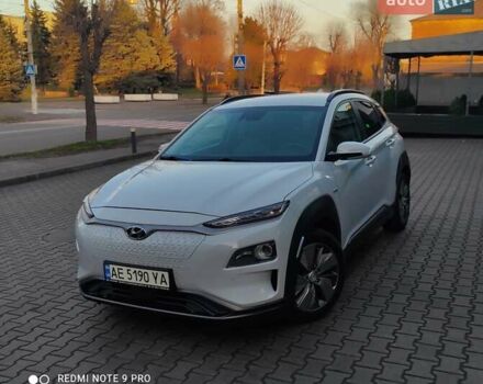 Белый Хендай Kona, объемом двигателя 0 л и пробегом 97 тыс. км за 17999 $, фото 3 на Automoto.ua