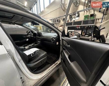 Білий Хендай Kona, об'ємом двигуна 0 л та пробігом 92 тис. км за 16900 $, фото 6 на Automoto.ua