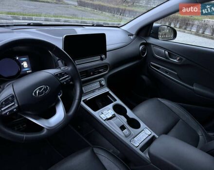 Білий Хендай Kona, об'ємом двигуна 0 л та пробігом 82 тис. км за 18500 $, фото 5 на Automoto.ua