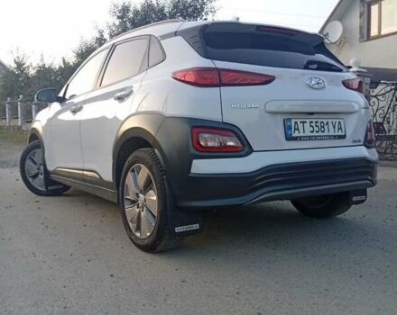 Белый Хендай Kona, объемом двигателя 0 л и пробегом 98 тыс. км за 17900 $, фото 2 на Automoto.ua