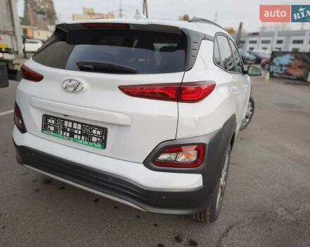 Белый Хендай Kona, объемом двигателя 0 л и пробегом 129 тыс. км за 17777 $, фото 10 на Automoto.ua