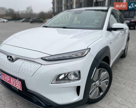 Білий Хендай Kona, об'ємом двигуна 0 л та пробігом 110 тис. км за 17300 $, фото 24 на Automoto.ua