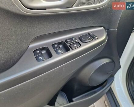 Белый Хендай Kona, объемом двигателя 0 л и пробегом 70 тыс. км за 16500 $, фото 22 на Automoto.ua