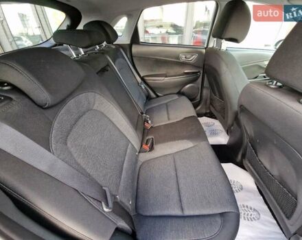 Белый Хендай Kona, объемом двигателя 0 л и пробегом 70 тыс. км за 16500 $, фото 38 на Automoto.ua