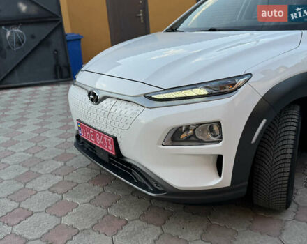 Білий Хендай Kona, об'ємом двигуна 0 л та пробігом 77 тис. км за 15499 $, фото 64 на Automoto.ua