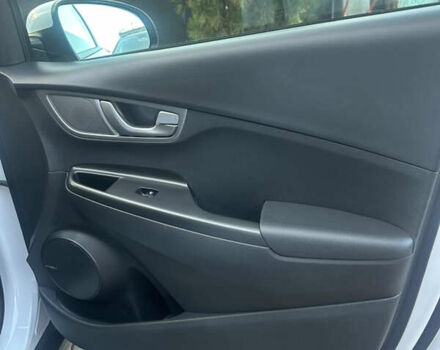 Белый Хендай Kona, объемом двигателя 0 л и пробегом 109 тыс. км за 16396 $, фото 19 на Automoto.ua