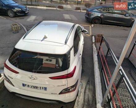 Белый Хендай Kona, объемом двигателя 0 л и пробегом 98 тыс. км за 19000 $, фото 21 на Automoto.ua