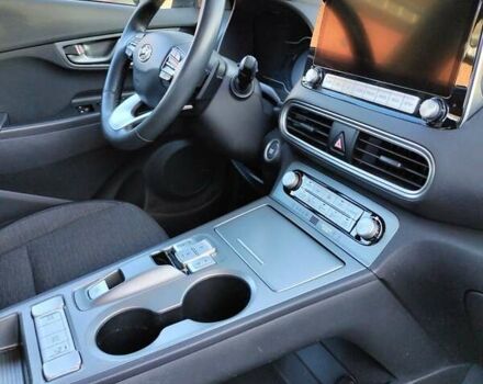 Білий Хендай Kona, об'ємом двигуна 0 л та пробігом 149 тис. км за 17000 $, фото 1 на Automoto.ua