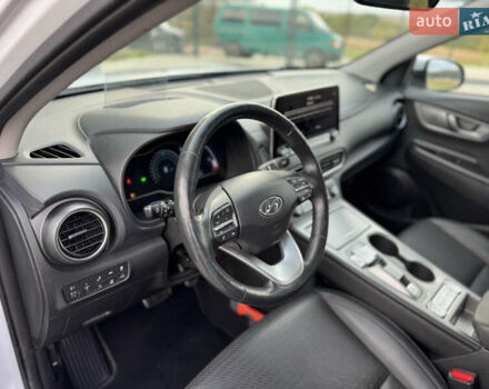 Белый Хендай Kona, объемом двигателя 0 л и пробегом 87 тыс. км за 17200 $, фото 19 на Automoto.ua