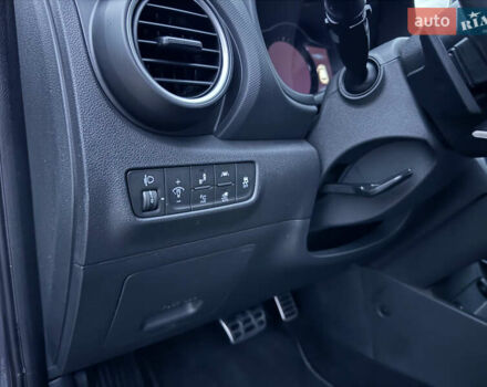 Білий Хендай Kona, об'ємом двигуна 0 л та пробігом 82 тис. км за 18500 $, фото 6 на Automoto.ua