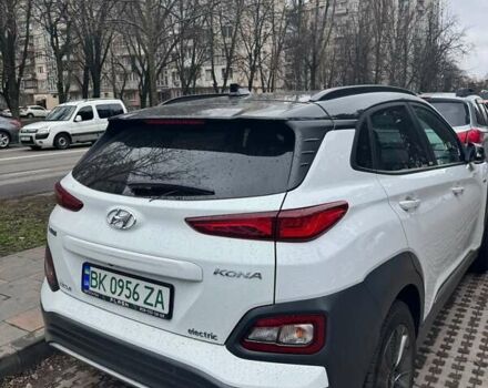Белый Хендай Kona, объемом двигателя 0 л и пробегом 39 тыс. км за 17800 $, фото 4 на Automoto.ua