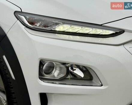 Белый Хендай Kona, объемом двигателя 0 л и пробегом 115 тыс. км за 17250 $, фото 23 на Automoto.ua