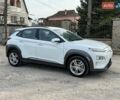 Белый Хендай Kona, объемом двигателя 0 л и пробегом 70 тыс. км за 17100 $, фото 3 на Automoto.ua