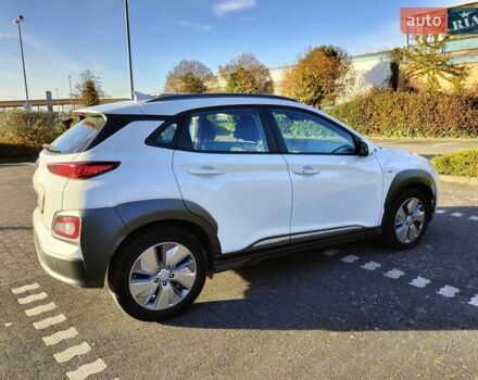 Білий Хендай Kona, об'ємом двигуна 0 л та пробігом 149 тис. км за 17000 $, фото 6 на Automoto.ua
