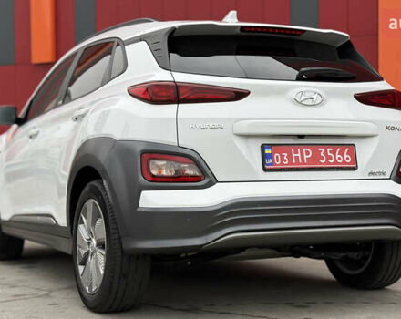 Белый Хендай Kona, объемом двигателя 0 л и пробегом 70 тыс. км за 16950 $, фото 15 на Automoto.ua