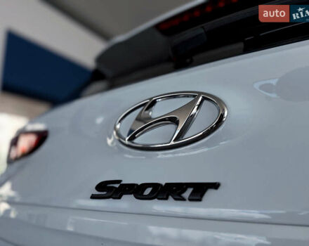 Белый Хендай Kona, объемом двигателя 2 л и пробегом 115 тыс. км за 15700 $, фото 5 на Automoto.ua