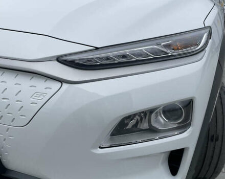 Білий Хендай Kona, об'ємом двигуна 0 л та пробігом 110 тис. км за 17300 $, фото 31 на Automoto.ua