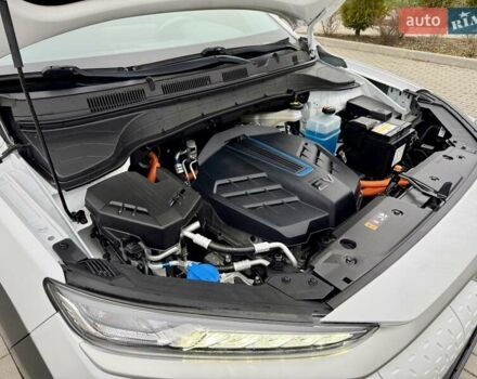 Белый Хендай Kona, объемом двигателя 0 л и пробегом 115 тыс. км за 17250 $, фото 103 на Automoto.ua