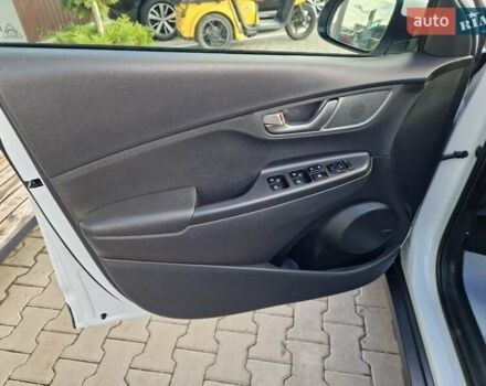 Белый Хендай Kona, объемом двигателя 0 л и пробегом 70 тыс. км за 16500 $, фото 21 на Automoto.ua