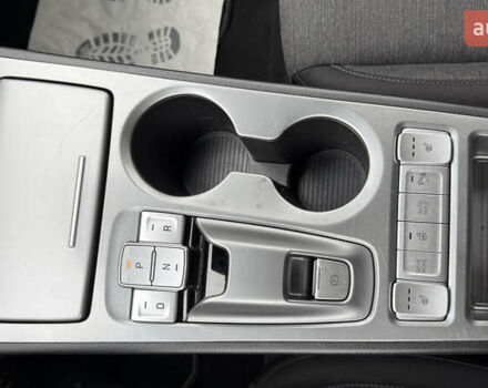 Белый Хендай Kona, объемом двигателя 0 л и пробегом 70 тыс. км за 16950 $, фото 37 на Automoto.ua